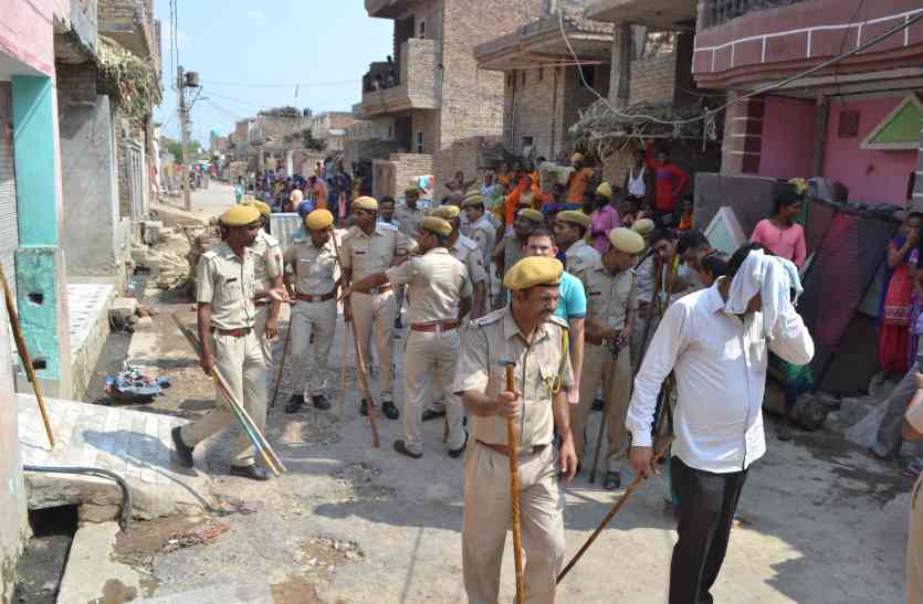 Caught fire factory mini-factory two arrested अवैध हथियार बनाने की मिनी फैक्ट्री पकड़ी, दो गिरफ्तार