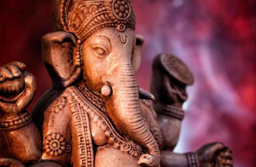 Ganesh Pooja भूलकर भी गणेशजी की पीठ नहीं देखना चाहिए, बनते-बनते बिगड़ने लगेंगे सारे काम