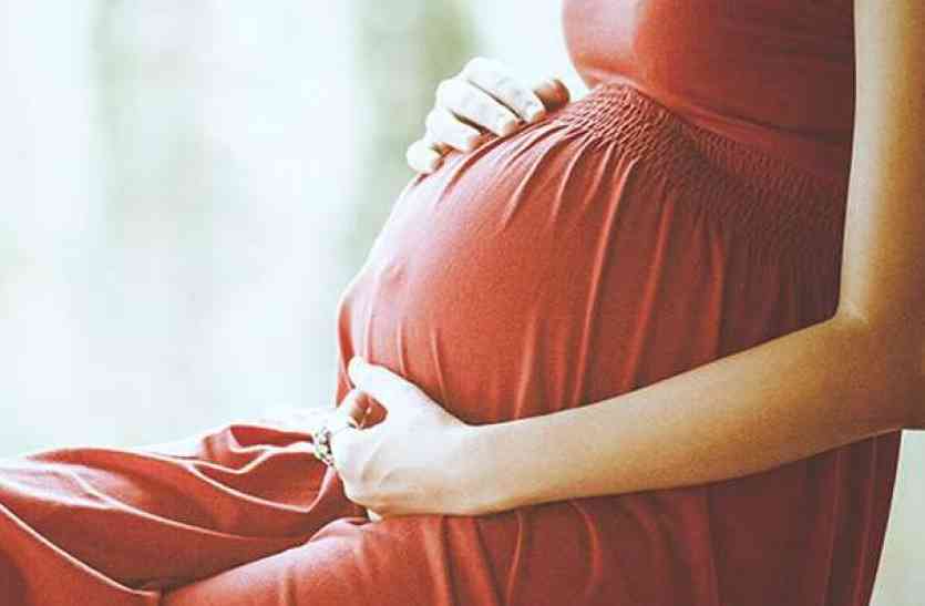 Procreative प्रसूता से डॉक्टर ने की छेड़छाड़, तो बिफरे परिजन