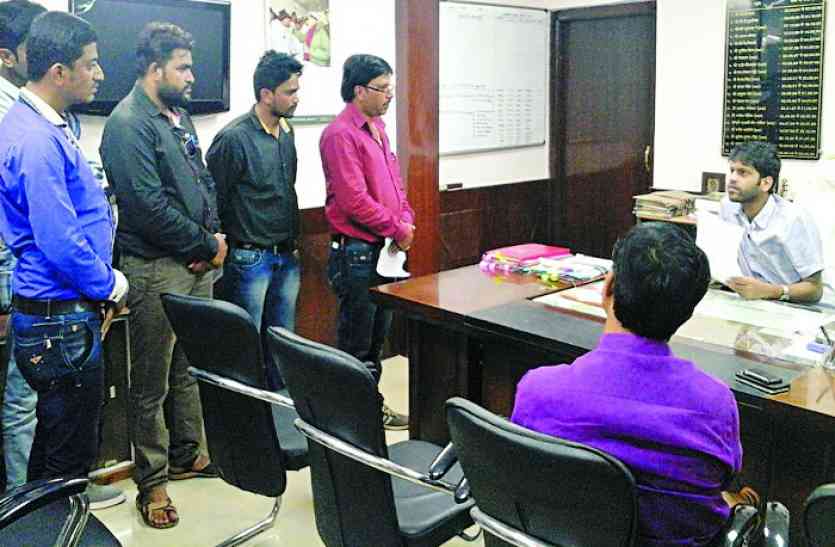 उच्च न्यायालय की शरण में जाने शिक्षाकर्मियों ने फिर दी जिला पंचायत सीईओ को ये चेतावनी, जाने क्या है पूरा मामला पढ़े खबर