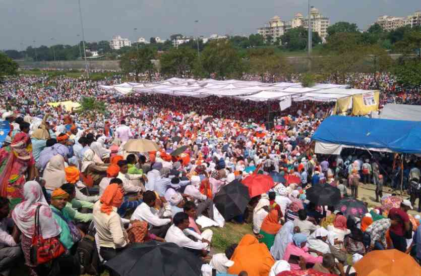 siksha mitra शिक्षा मित्रों ने दी धमकी, नहीं मानी सरकार तो करेंगे जेल भरो आंदोलन