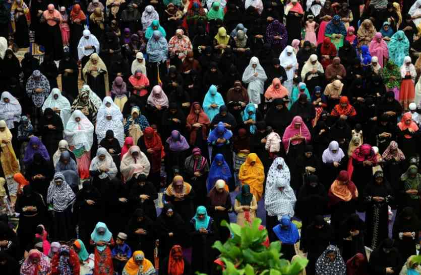 Triple Talaq तीन तलाक: सुप्रीम कोर्ट के फैसले पर मुस्लिम पर्सनल लॉ बोर्ड में दो फाड़