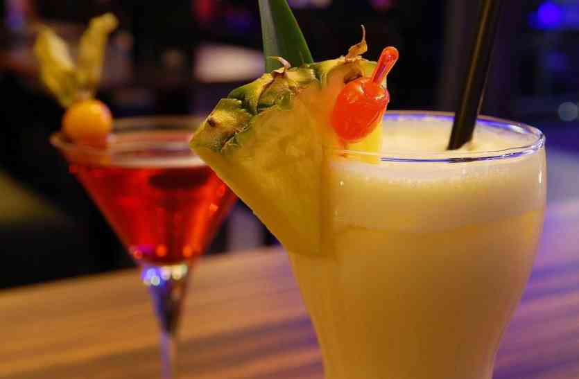 Liquid drinks गुर्दे की पथरी से बचने के लिए तरल पदार्थो का सेवन लाभकारी
