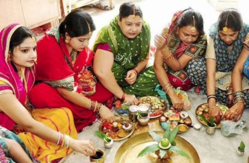 hartalika teej Hartalika Teej 2018 Puja Muhurat : पूजन को मिलेगा सिर्फ इन दो घंटों का समय, पार्वती ने भगवान शंकर को प्राप्त करने के लिए किया था हरतालिका तीज व्रत