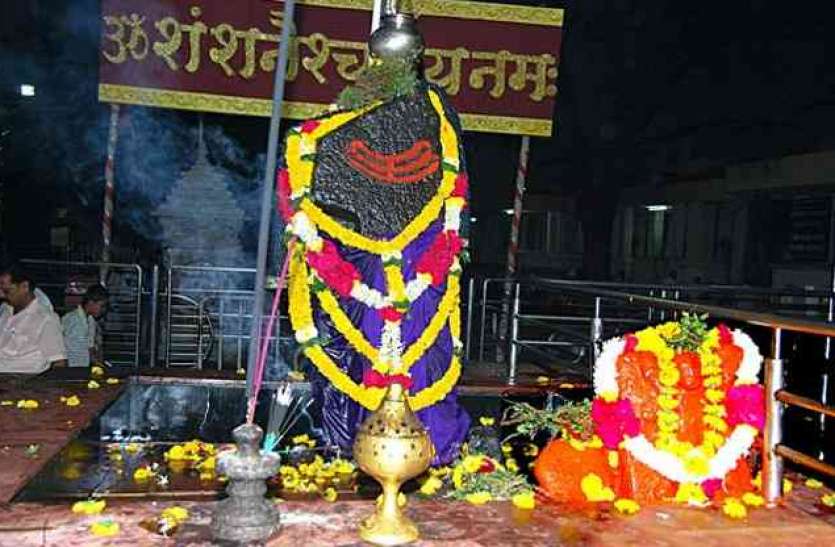 Aaj Ka Muhurat,Aaj Ka Rashifal In Hindi,daily horoscope tips in hindi, आज शनि देव हुए वक्री, अगले 142 दिन इन राशियों के लिए पड़ेंगे बहुत भारी