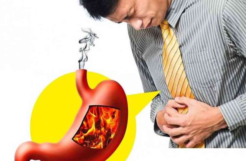 acidity बासी खाने और तनाव से बढ़ती है एसिडिटी