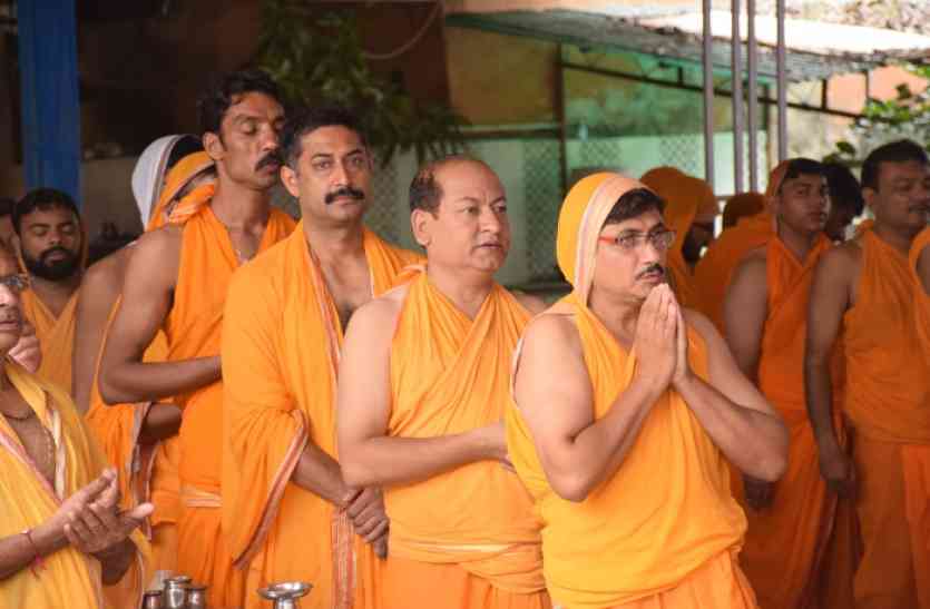paryushan parv puja vidhi muhurt in hindi paryushan parv 2017 पर्युषण पर्व पर उमड़ रही भक्ति, देखें जिनालयों के वीडियो