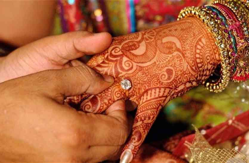 love marriage tips लव मैरिज करने से पहलें जरूर देख लें ये बात, वरना ग्रह करवा देंगे तलाक!