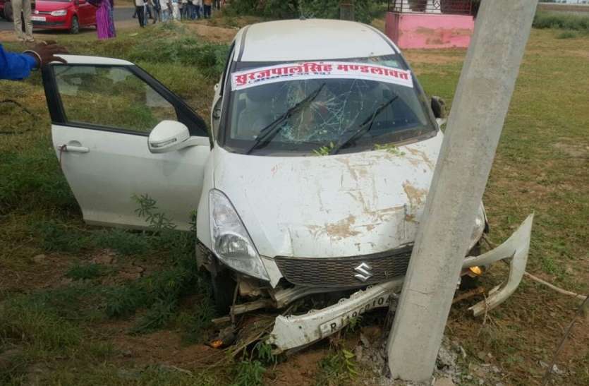nagaur रोल फरड़ोद मार्ग पर पलटी कार
