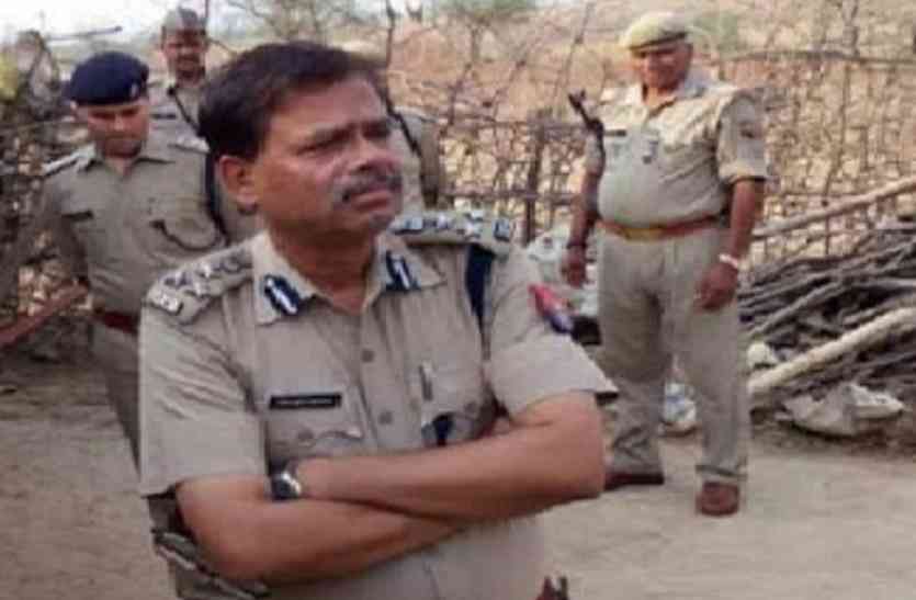 Former DIG Ratan Kumar Srivastava मिर्जापुर जोन के पूर्व डीआईजी ने दर्ज कराया मानहानि का मुकदमा