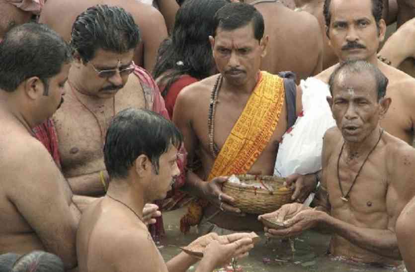 pitru moksha sarvpitru amavasya 2017 19 september 2017 pinddan muhurt puja vidhi in india, Amavasya in september 2017, Sarva Pitru Amavasya 2017 in hindi, Mahalaya Amavasya Legend and Rituals, Pitru Paksha Shradh 2017 Dates pitru moksha sarvpitru amavasya 2017 पितृ मोक्ष अमावस्या या सर्वपितृ अमावस्या पर करें पितरों का तर्पण, जानें मुहूर्त और विधि