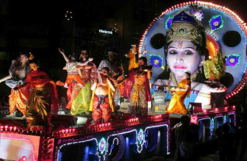 pooja श्रीकृष्ण की लीलाएं देख मोहित हुई संस्कारधानी, झांकियों में झलकी भारतीय परंपरा