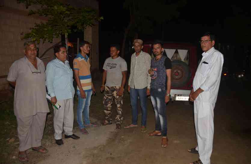 Electricity connection case in hostel दो बार पहुंचे कनेक्शन करने, मोहल्लेवासियों ने बैरंग लौटाया