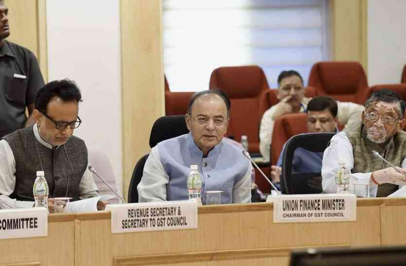 GST council जीएसटी काउंसिल की बैठक आज, लग्जरी कारों पर बढ़ सकता है सेस
