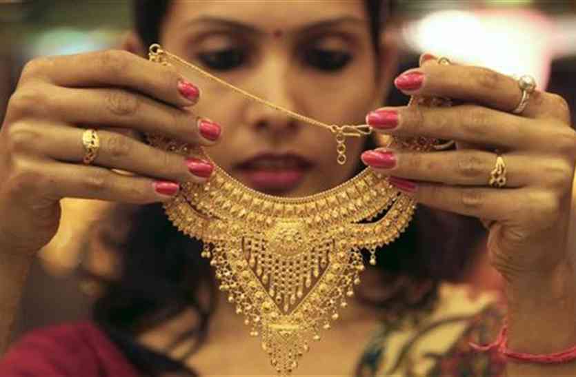 gold सोने में साल की सबसे बड़ी गिरावट, एक दिन में 820 रुपए गिरे दाम