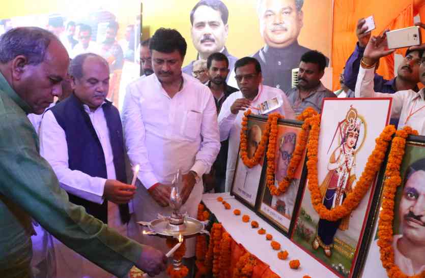 Union Minister Narendra Singh Tomar गरीबों व किसानों के लिए समर्पित है केंद्र सरकार: नरेंद्र सिंह तोमर