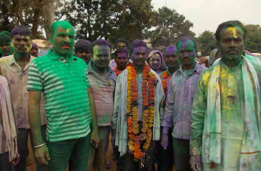 Sirpanch elected जयराम धुर्वे कैण्डाटोला सरपंच निर्वाचित, १९४ मतों से जीते