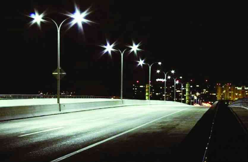 Not yet upgraded LED turned off अब तक नहीं सुधरीं बंद पड़ीं एलईडी