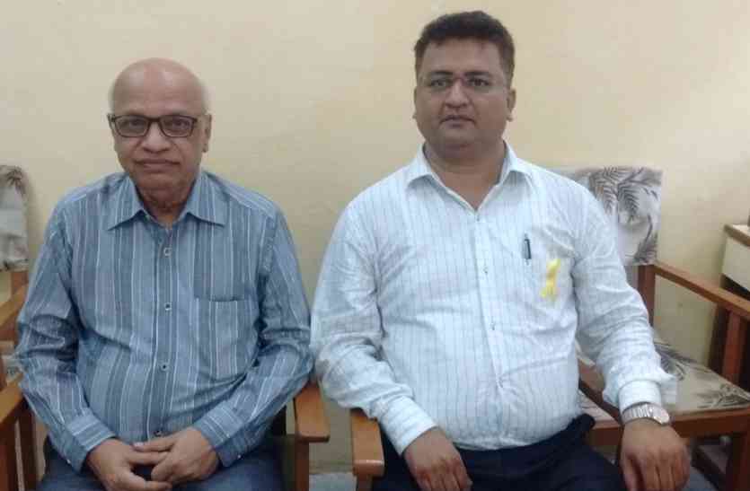 11 out of every one lakh commits suicide हर एक लाख में से ११ करते हैं आत्महत्या