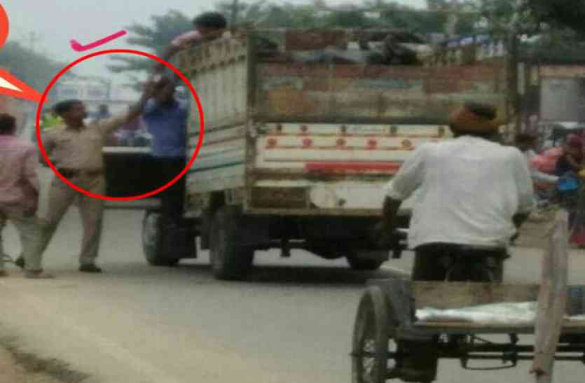Mitauli Thana Lakhimpur Kheri bribe case UP Hindi News खुलेआम वसूली करते हैं मितौली थाने के सिपाही, थानेदार साहब दे रहे हैं पूरा साथ