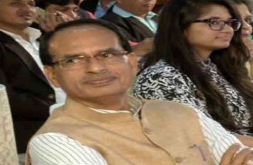 cm of mp शिवराज के मंत्री के कारण सूचना आयुक्तों की नियुक्ति में फंसा पेंच,बैठक टली
