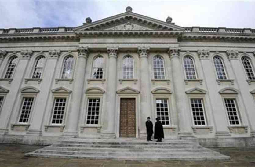 Cambridge University जानिए, क्यों अपनी 800 साल पुरानी परंपरा बंद करेगी Cambridge University