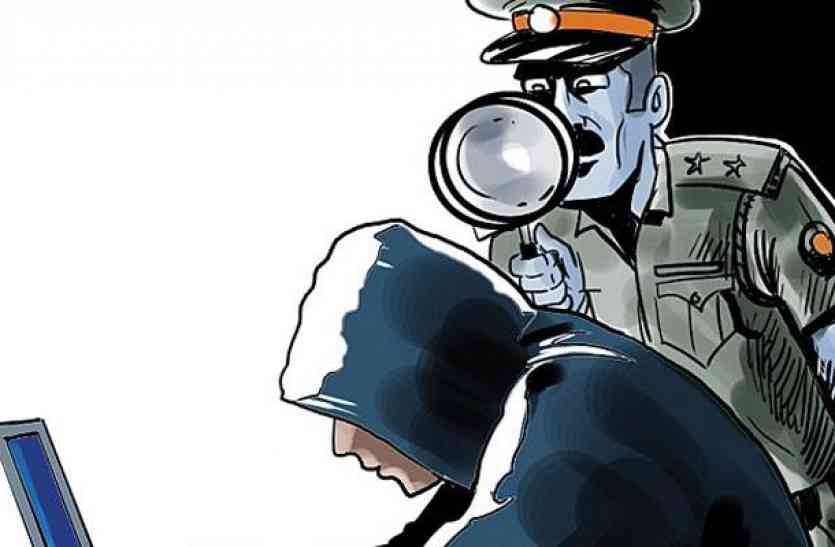 Cyber Crime Gang Busted In Meerut 3 Arrested मेरठ में बड़े साइबर क्राइम गैंग का खुलासा, बैंककर्मी-डाकिये की मिलीभगत से होता था अपराध