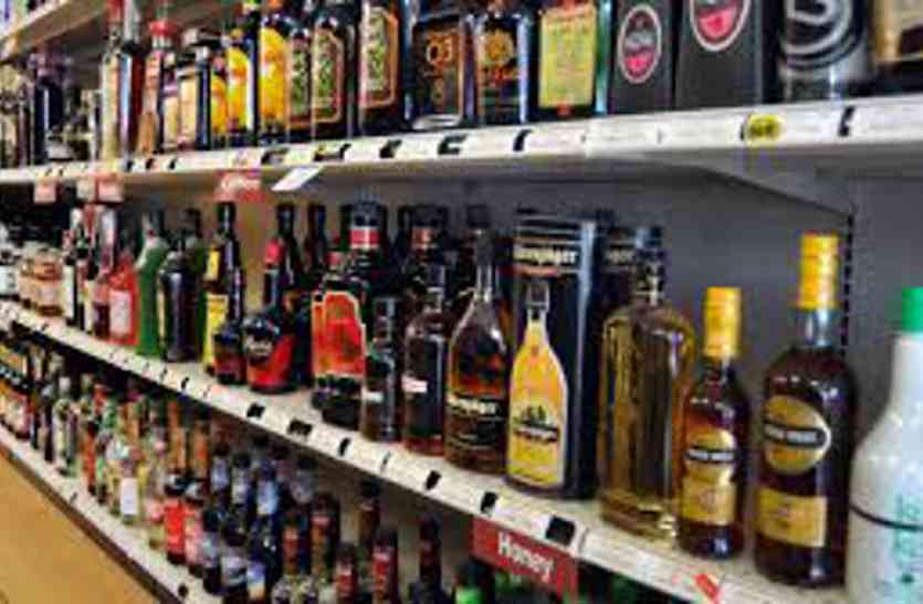 wine shop 1536 पव्वे व 330 बोतल शराब जब्त