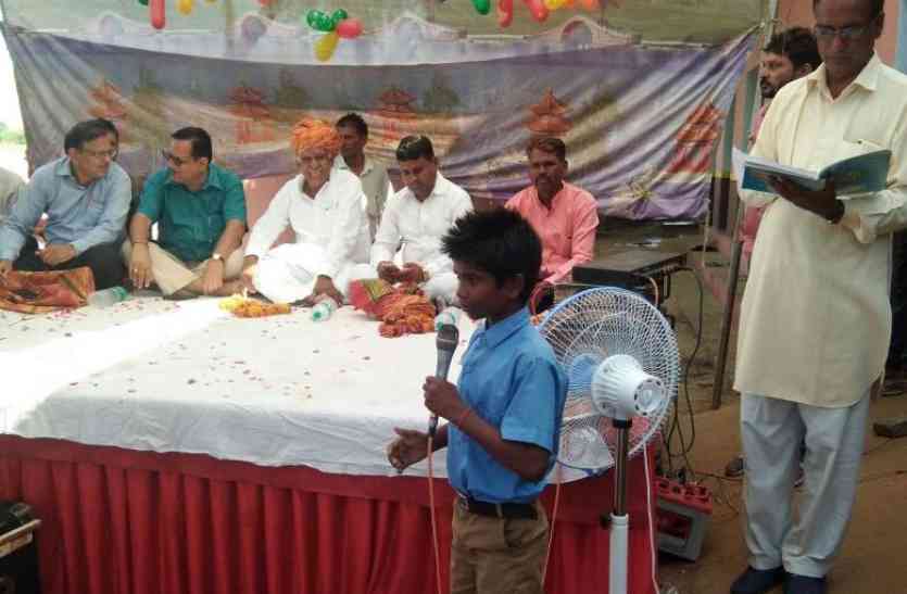 dausa student viral video Video: सोशल मीडिया पर छाया दौसा का छात्र, हो रही है मोदी से तुलना