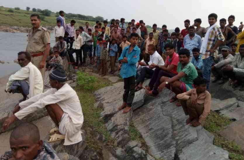 dead body, river, banswara, banswara news, child death, young man dead body बांसवाड़ा : अनास नदी में युवक का शव बरामद