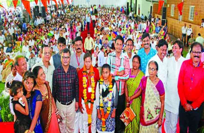 vaishya sammelan indore स्टूडियो में रिकार्ड किया और परदे पर दिया परिचय