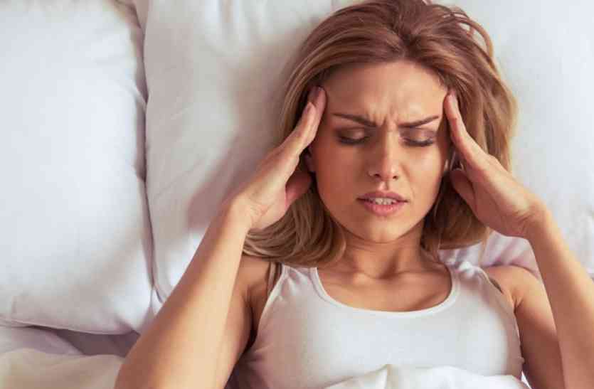 migraines-may-also-occur-due-to-excessive-hunger-stomach ज्यादा देर भूखे पेट रहने से भी होता माइग्रेन, जानें इसके बारे में