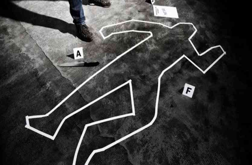 Husband Wife Body पेड़ से लटक रही थी पति की लाश, घर पहुंची पुलिस पत्नी का हाल देख रह गई दंग!
