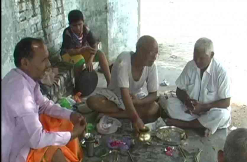 kanpur dehat यहां प्रथम पिंडदान के लिये उमड़ता है सैलाब, वहां आज इन हालातों से कुंठित हो रहे लोग