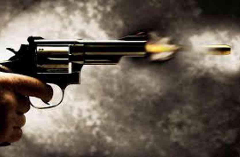 shot पुलिस ने दो लुटेरों को गोली चलाकर दबोचा