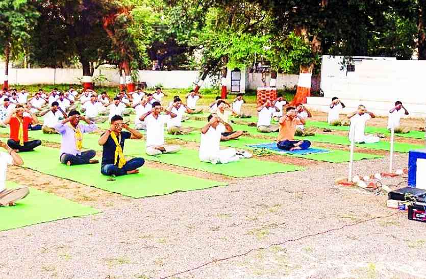 sawaimadhopur पुलिस जवानों ने किया योग, जीत के लिए बहाया पसीना