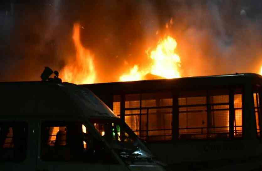 curfew imposed in Ramganj रामगंज उपद्रव मामला: जनता का एक ही सवाल, किसी की शरारत का खामियाजा सब पर क्यों