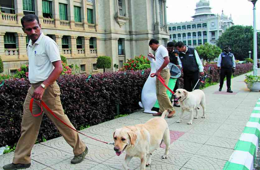 BOMB SQUAD विधान सौधा और नेहरू तारामंडल में बम की अफवाह