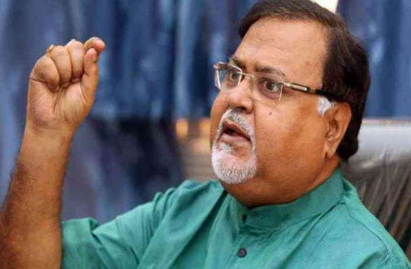 Partha Chatterjee पीजी के जरूरतमंद विद्यार्थियों को छात्रवृत्ति- पार्थ चटर्जी