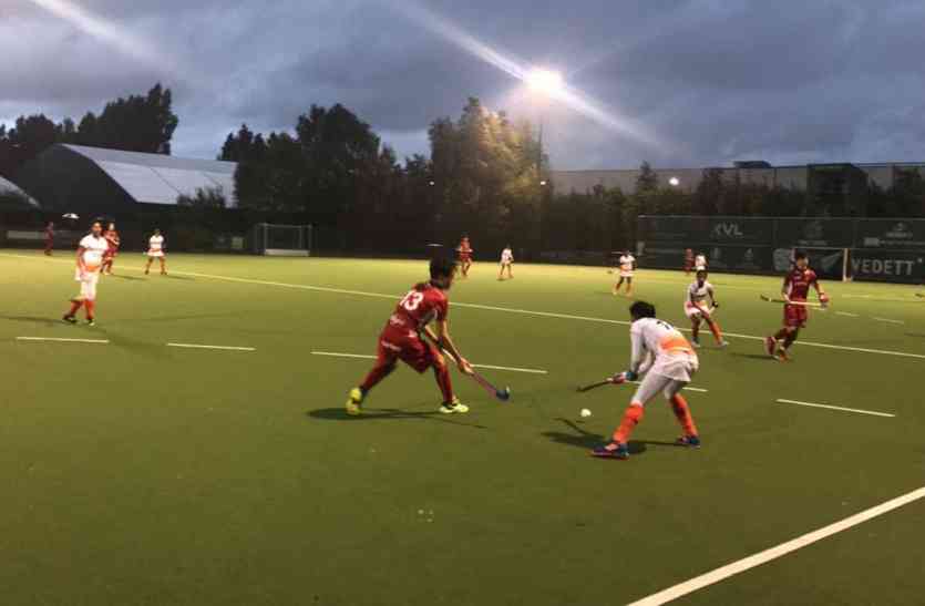 hockey india चक दे इंडिया की तर्ज पर भारतीय महिला हॉकी टीम का अभ्यास, बेल्जियम की पुरुष टीम से खेला ड्रा
