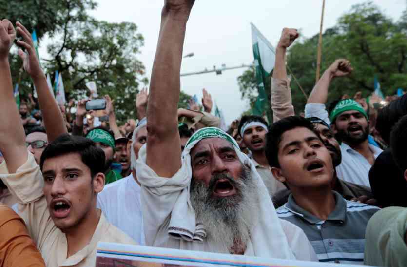 POK POK में सर्वे: पाकिस्तान से दिलाओ आजादी, सरकार ने बंद किया अखबार