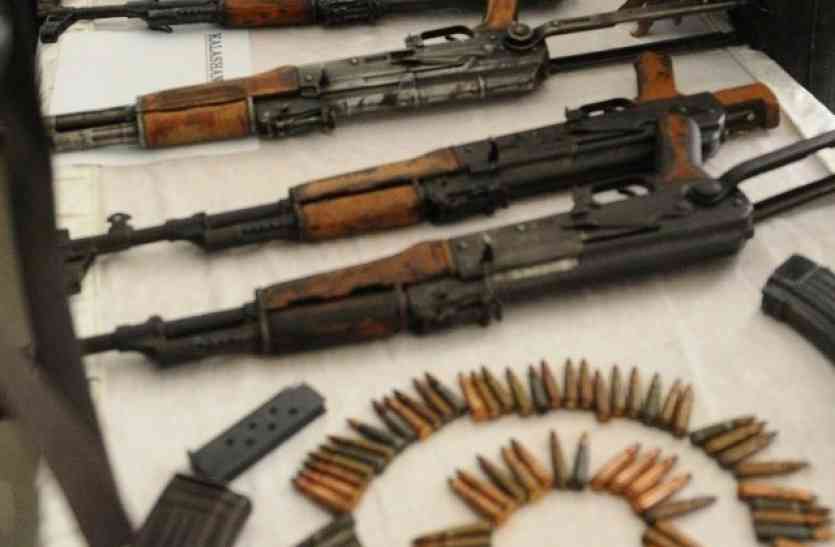 illegal arms case ILLEGAL ARMS LICENSE CASE : आदतन अपराधी ने ‘मांडवली’ का दिया झांसा, सूरत से गुर्गा लेकर आया था लाखों रुपए!