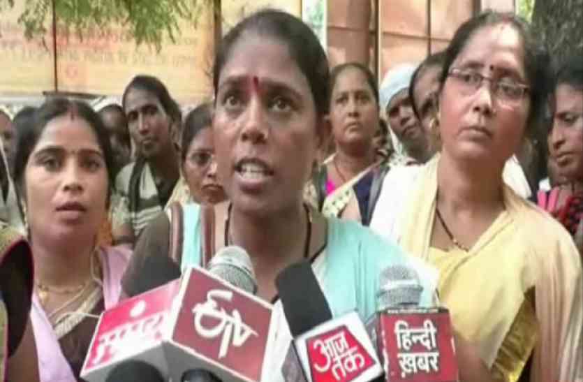 Aasha workers सड़क पर उतरीं आशा बहुएं, सीएम को भेजा ज्ञापन