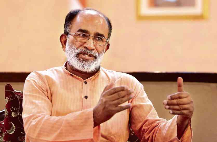 Alphons मोदी के मंत्री का बयान, कहा भूखे नहीं मर रहे पेट्रोल खरीदने वाले