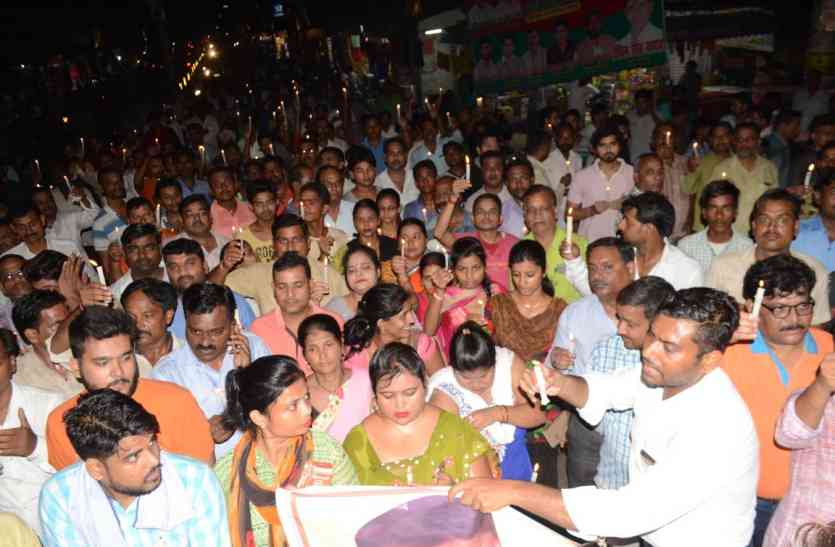 Ryan International School प्रद्युम्न की मौत से नाराज लोगों ने निकाला कैंडल मार्च