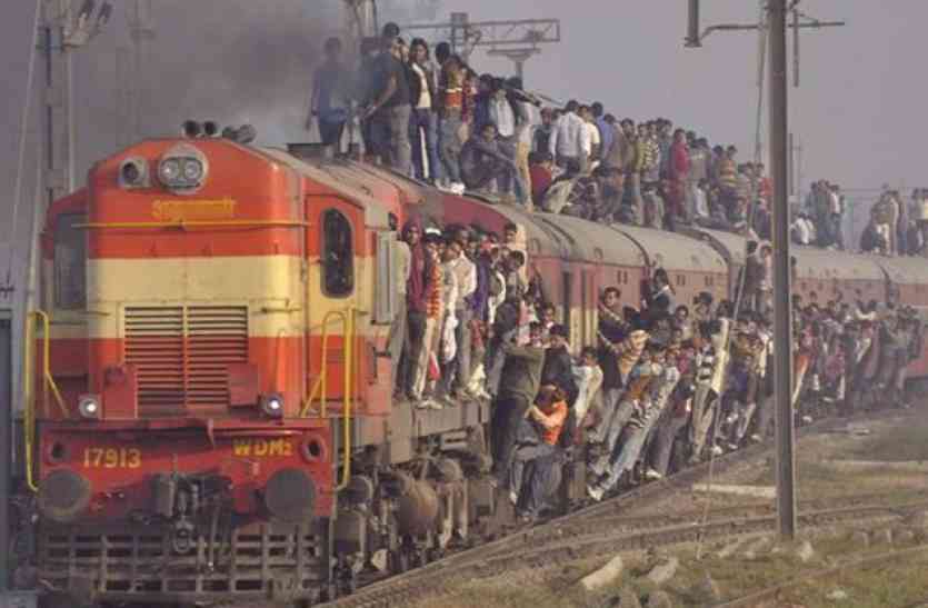 Navratri 2017- Every train stop at Maher station in Navaratri, , Navratra, Navratri,Indian Railway,Navratri 2017,Indian Railway Ministry,Indian railway stations,Indian Railway Catering and Tourism Corporation,Indian Railway PSU,Indian railway samachar,indian railway news train,indian railway railway facilities,Indian Railway Accident,indian railway budget,vacancy in Indian Railway,Indian Railway train details,indian railway letest news,indian railway recruitment,IRCTC,IRCTC website,WCR,jabalpur Navratri 2017- इस शहर में प्राचीन देवी मंदिर, मान्यता ऐसी कि बिना ठहरे आगे नहीं बढ़ती कोई ट्रेन, जानिए क्या है कारण