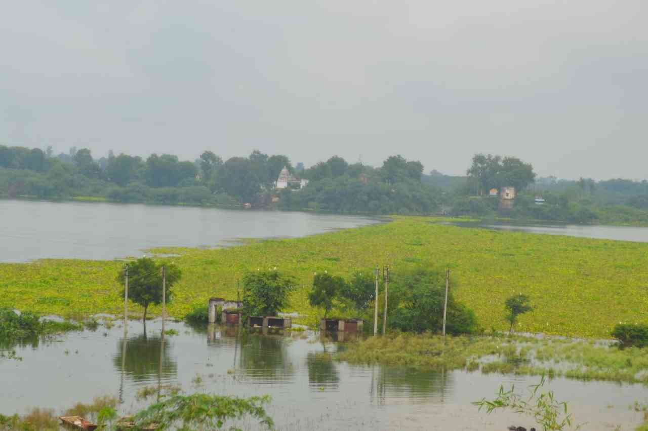 sardar sarovar dam and Submurged area in barwani
