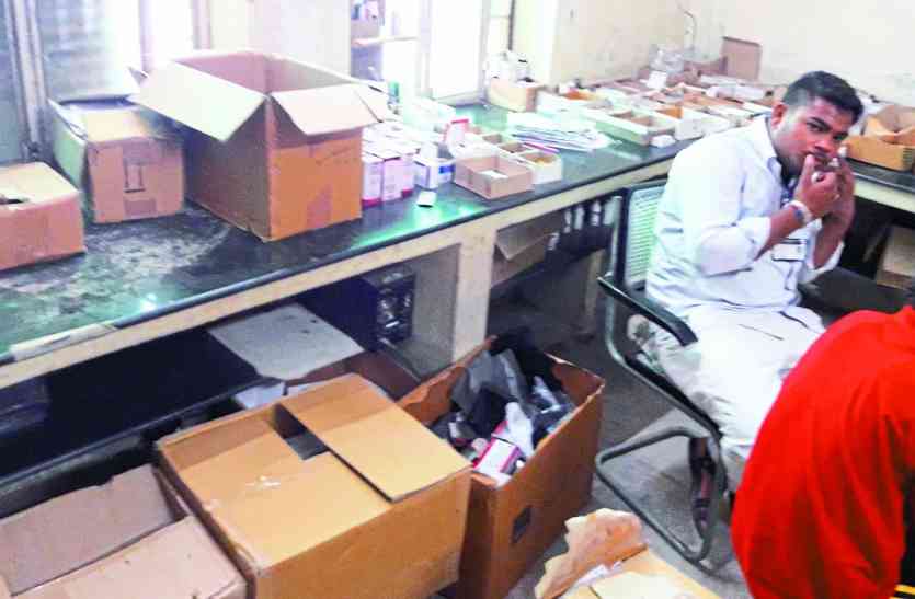 sawaimadhopur मुफ्त दवा हो गई हवा!, महंगी दर पर बाहर से खरीदने की मजबूरी