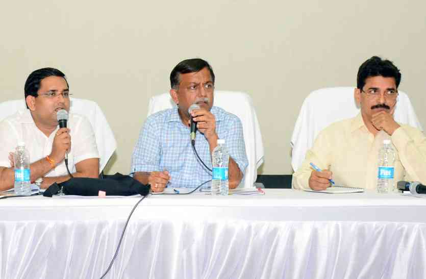 avnish awasthi ias anuj jha ias rp singh ias नेपाल, दिल्ली, हरियाणा, बिहार, मध्य प्रदेश से जुड़े प्रदेश के जनपदों में प्रवेश बिन्दुओं पर लगेंगी स्वागत की होर्डिंग्स