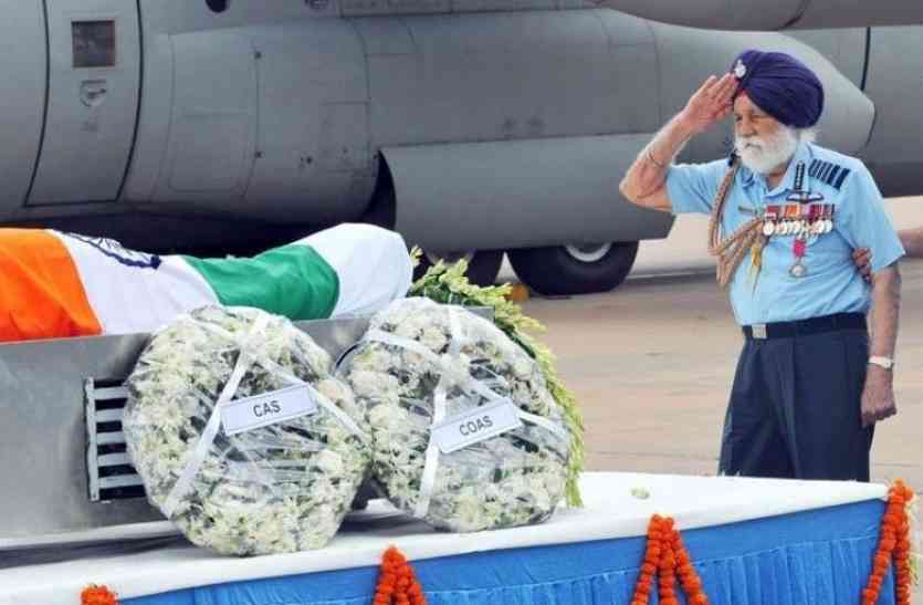 Marshal Arjan Singh मार्शल अर्जन सिंह: व्हील चेयर पर आए और खड़े होकर डॉ. कलाम को दी थी सलामी